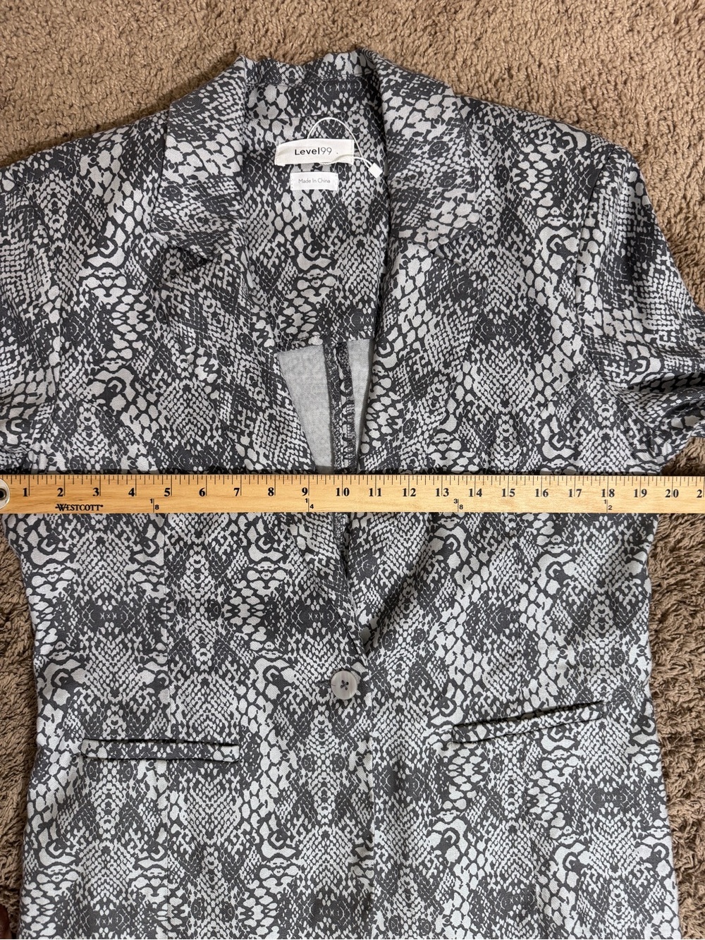 NWOT Level 99 Women's Linen Blend Gray Snake-Print Blazer size L Office Party - Picture 9 of 12